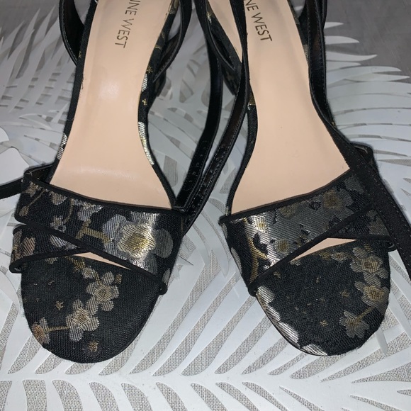 ‼️SOLD‼️ Mini Wedge, Ankle Wrap Heel - Picture 3 of 3